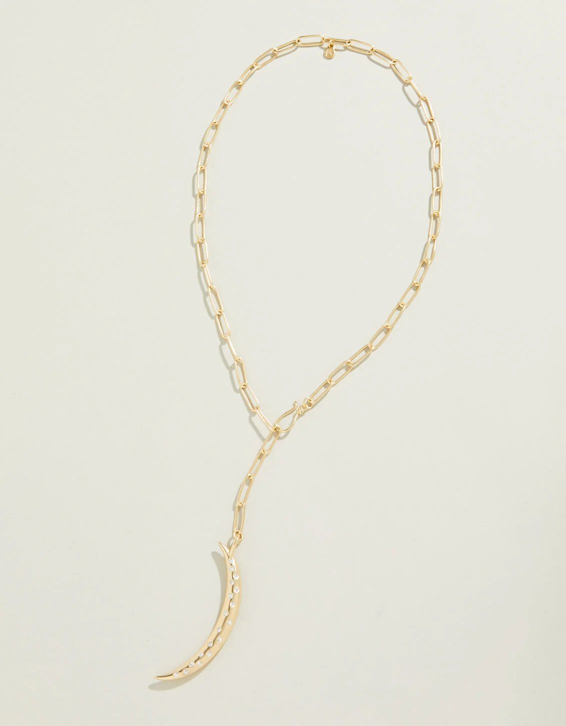 Collar de media luna de 20"